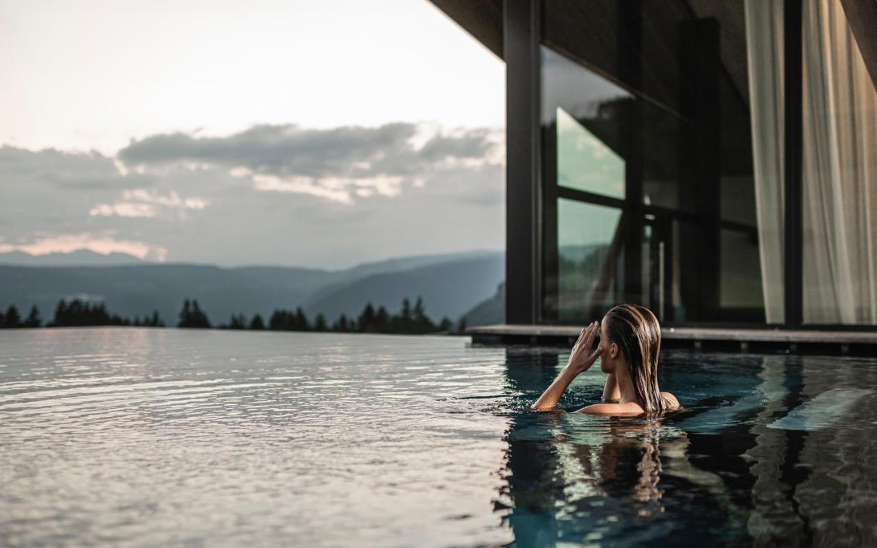 Aeon Hotel - Adults Only Bed & Breakfast Сопрабольцано Екстер'єр фото